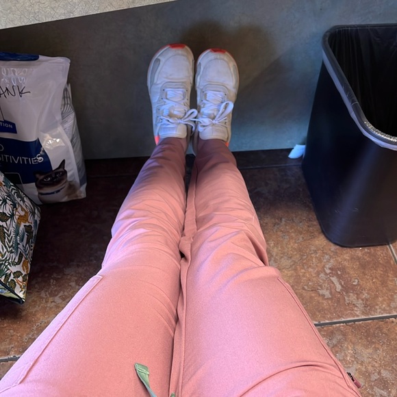 Mineral Mauve Figs Scrub BOTTOM XXS - Picture 1 of 4